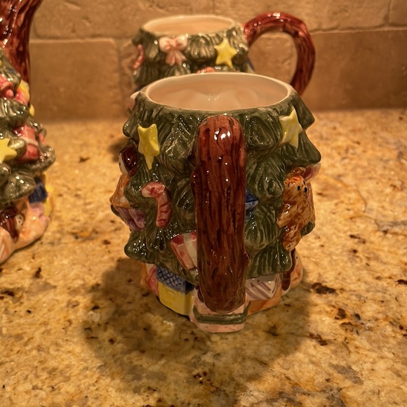 Enesco Christmas Tree Teapot and 4 Matching Mugs. New - Never Used. - Picture 11 of 16